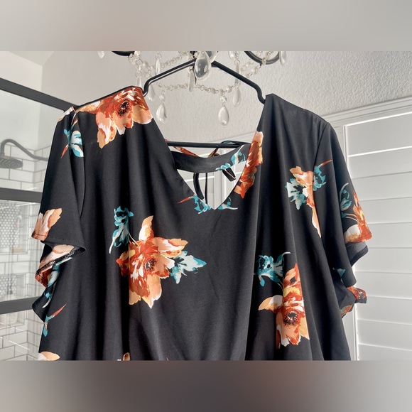 Maurices Flora V-neck Ruffled Sleeve Dress Size 2 - Picture 2 of 6